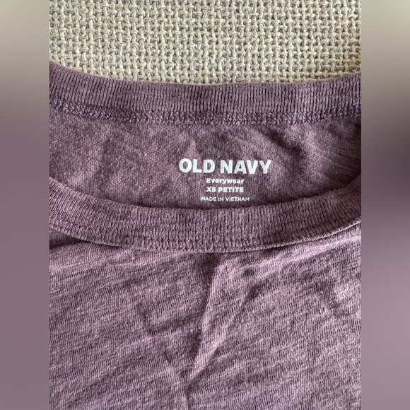Old Navy Women's Short Sleeve Tee in Deep Purple - Picture 2 of 5